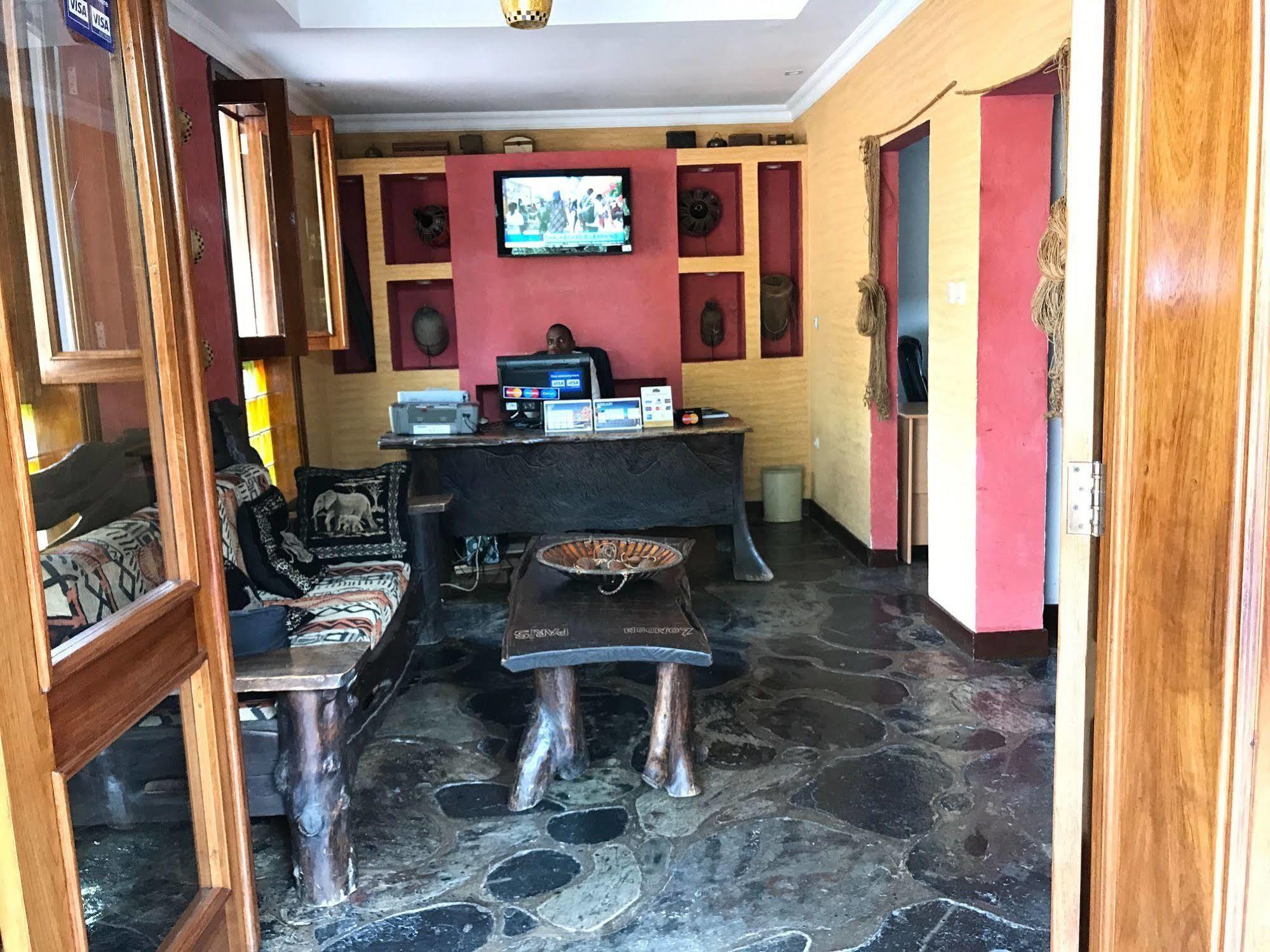 Inside Afrika Boutique Hotel Кигали Экстерьер фото