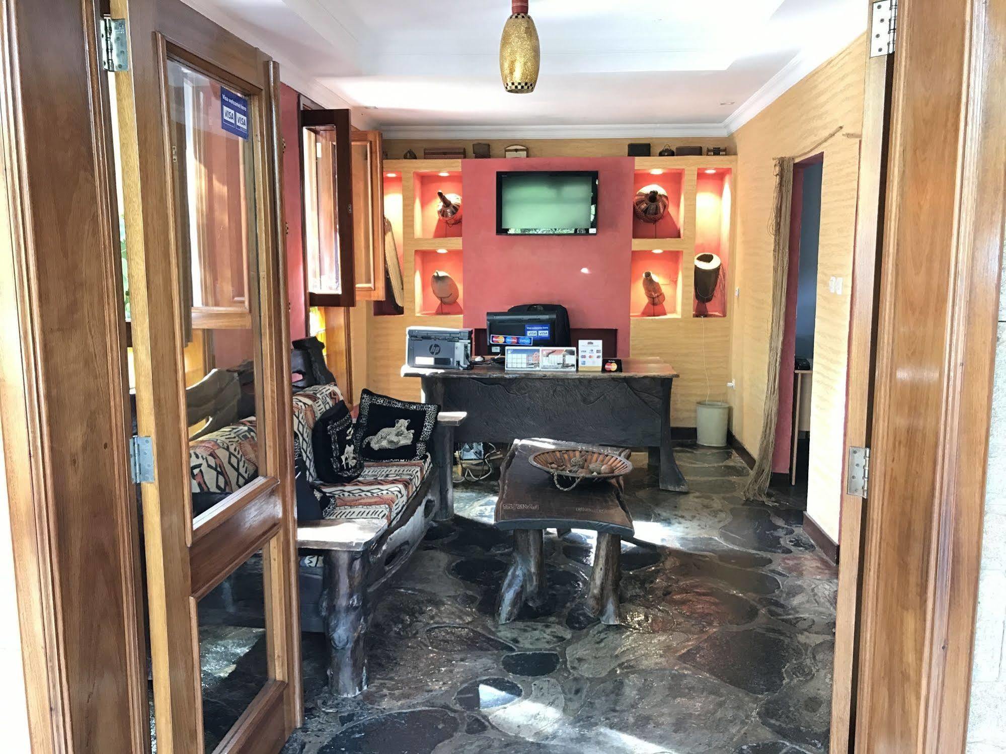 Inside Afrika Boutique Hotel Кигали Экстерьер фото