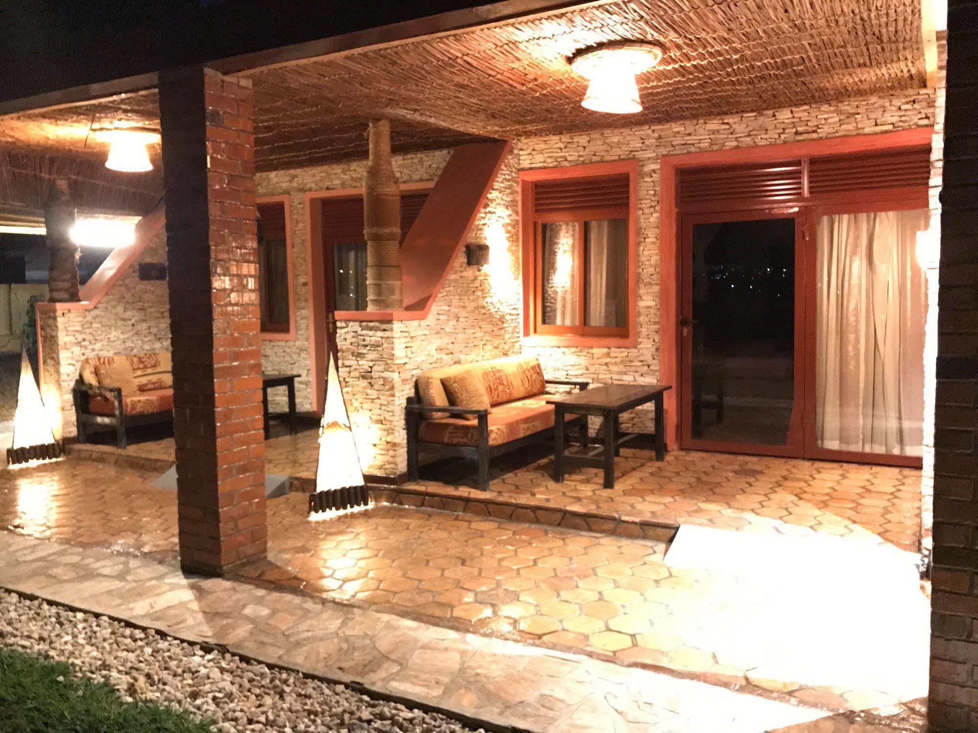 Inside Afrika Boutique Hotel Кигали Экстерьер фото